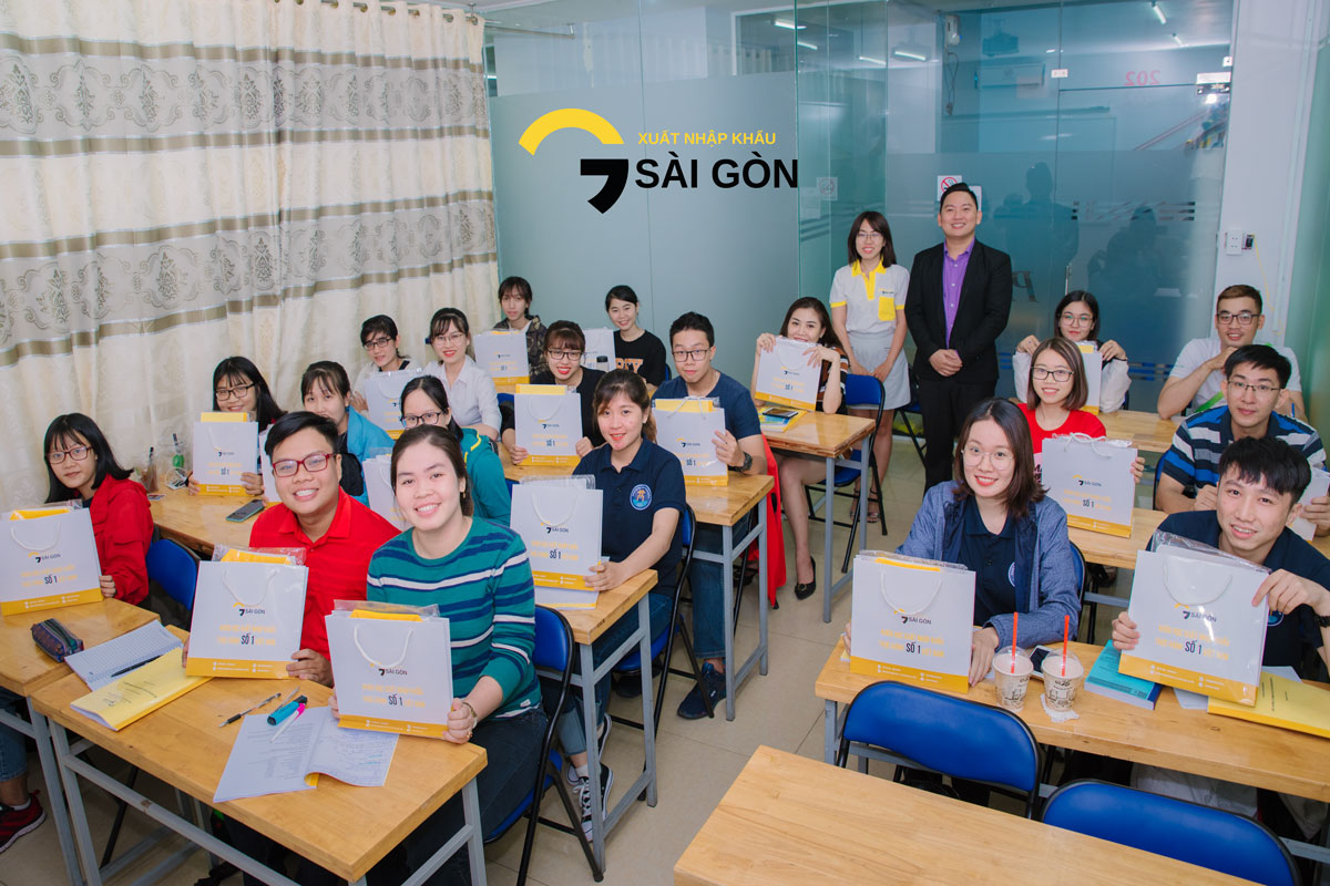 Học viên SIMEX trong khóa học Xuất Nhập Khẩu Chuyên Sâu